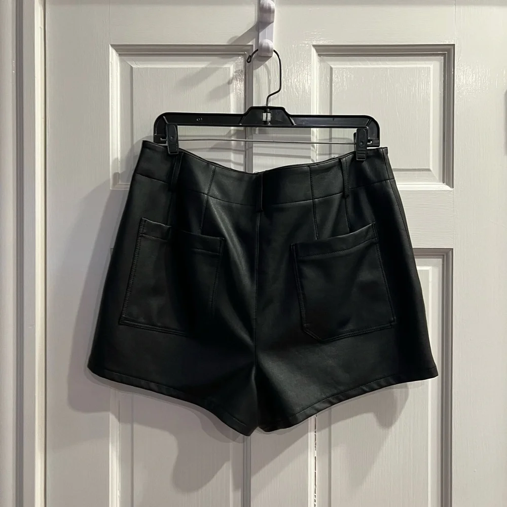 Anthropologie Maeve Colette faux black leather shorts 32 - Picture 2 of 5